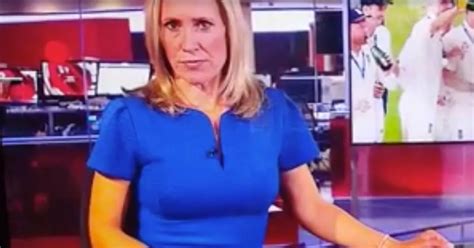 BBC accidentally show World Cup fan with her boobs out on TV。